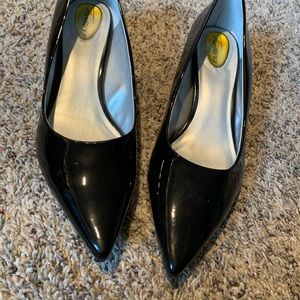 Trotters Black Patent 2” Comfort Heel